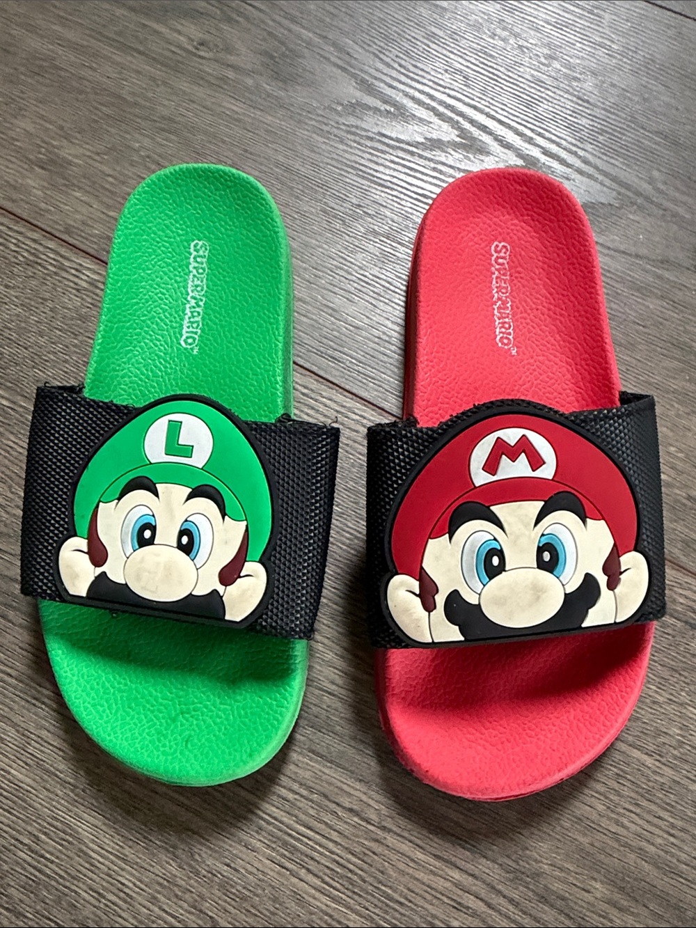 Super Mario Nintendo Sandals Boys Size 1-2 Mario & Luigi Slide Sandal Green Red